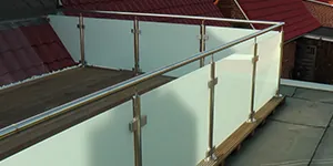 Abgedichtete Dachterrasse mit Geländer – Terrassen- und Balkonabdichtung durch Dachdecker Burmester Ratzeburg